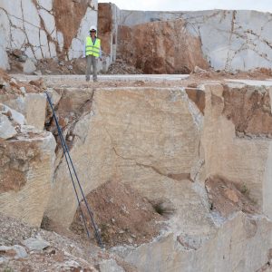 Quarry DO3B. Ancient and modern exploitation traces
